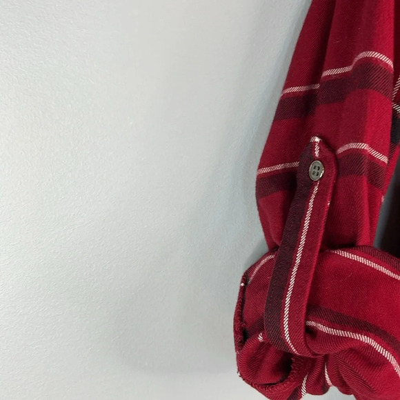 RW&CO Burgundy Plaid Brushed Viscose Button Up Shirt Hi Low Long Sleeve Size XS - Picture 6 of 10